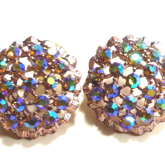 Gold Tone Metal Pink Purple color Aurora Borealis Rhinestones round earrings - Picture 6 of 7